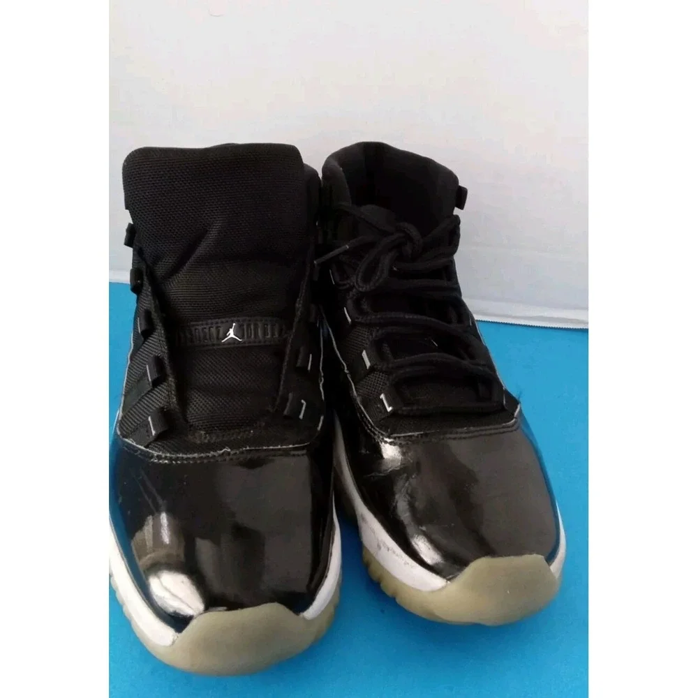 Size 12 - Jordan 11‎ Retro High Jubilee / 25th Anniversary, Missing One Lace
